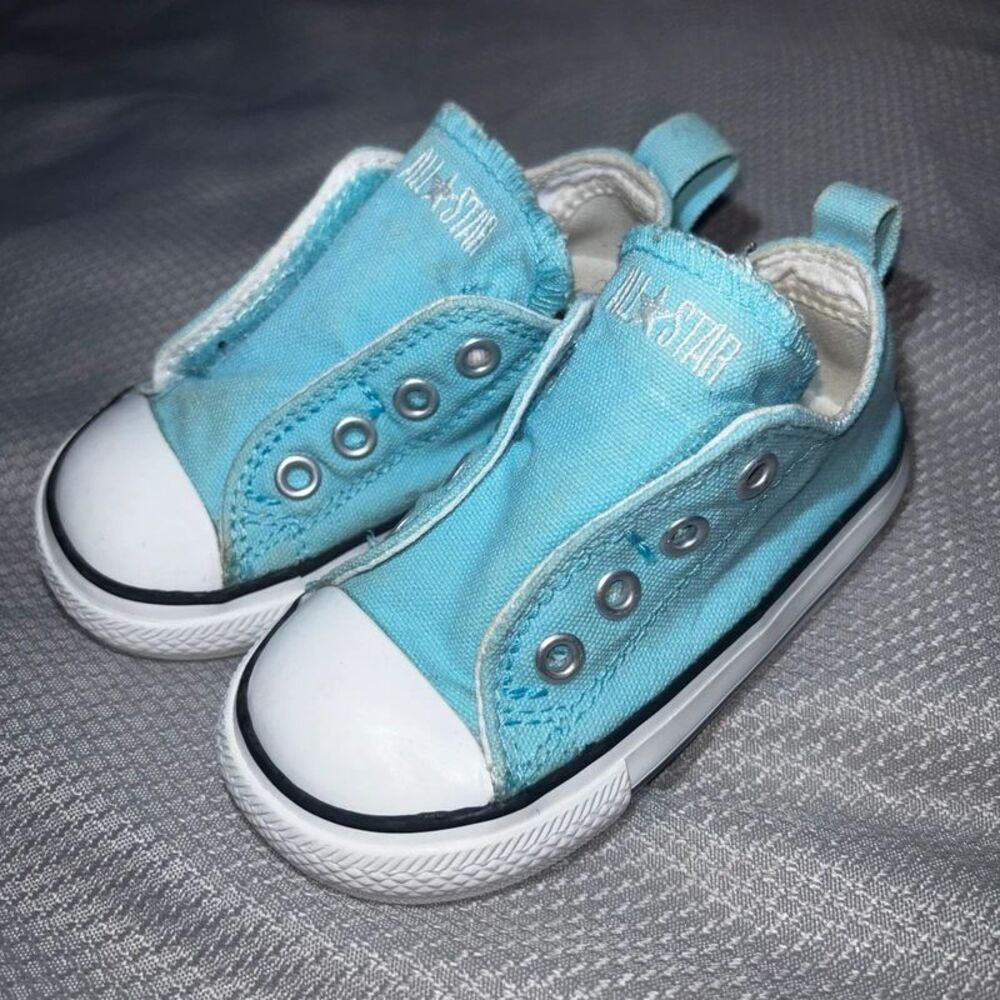 Light blue Toddler Girl Converse All Star slip-on sneakers